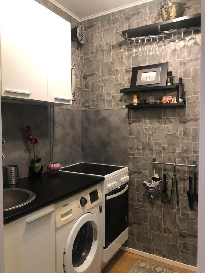 Yksio Kilometri Jokirannasta Forilta Apartment Turku Exterior foto